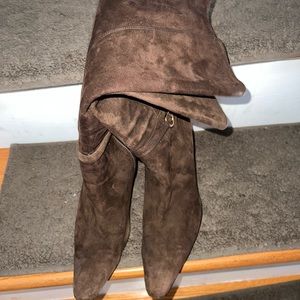 Size 10 brown heeled boot
